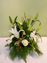 White and Golden Christmas from local Myrtle Beach florist, Bright & Beautiful Flowers