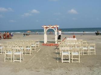 Beach Venue 06 with Archway from local Myrtle Beach florist, Bright & Beautiful Flowers