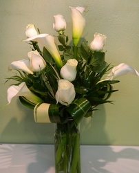 Elegant in White from local Myrtle Beach florist, Bright & Beautiful Flowers