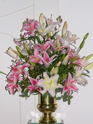 Lovely Lily from local Myrtle Beach florist, Bright & Beautiful Flowers