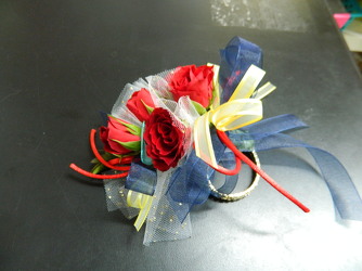 Sweetheart Roses with Yellow and blue ribbon from local Myrtle Beach florist, Bright & Beautiful Flowers