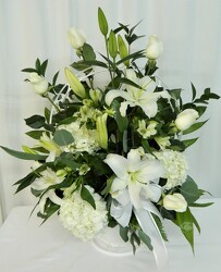 A Tranquil Light from local Myrtle Beach florist, Bright & Beautiful Flowers