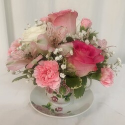 Sweet Pink Sendiments from local Myrtle Beach florist, Bright & Beautiful Flowers