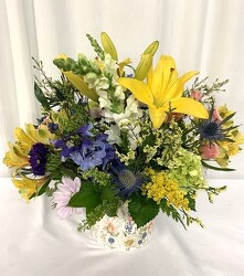 Sweet Spring from local Myrtle Beach florist, Bright & Beautiful Flowers